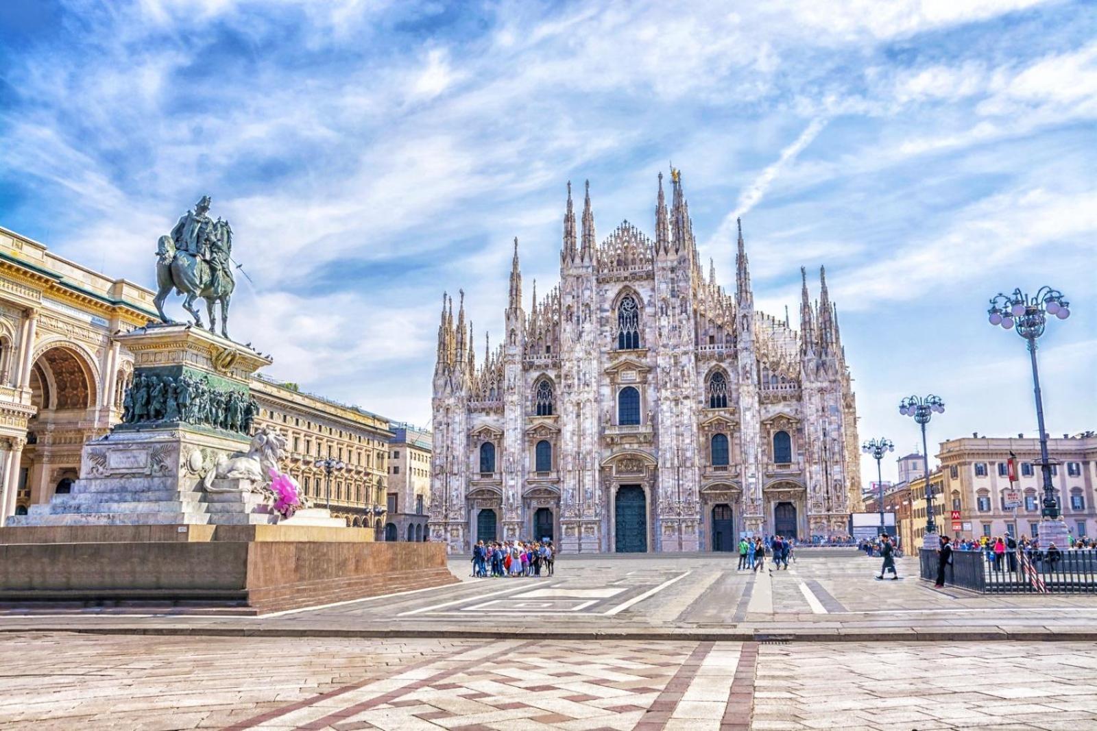 Апартаменты Hosting Dreams Attics - Duomo Милан Экстерьер фото