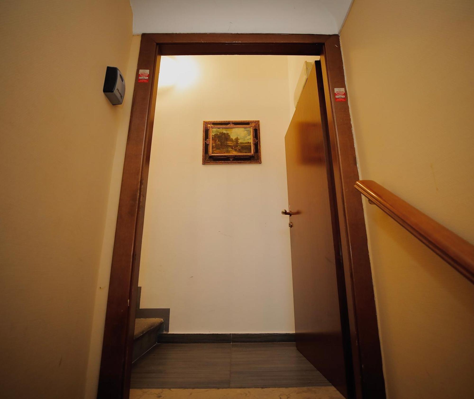 Апартаменты Hosting Dreams Attics - Duomo Милан Экстерьер фото