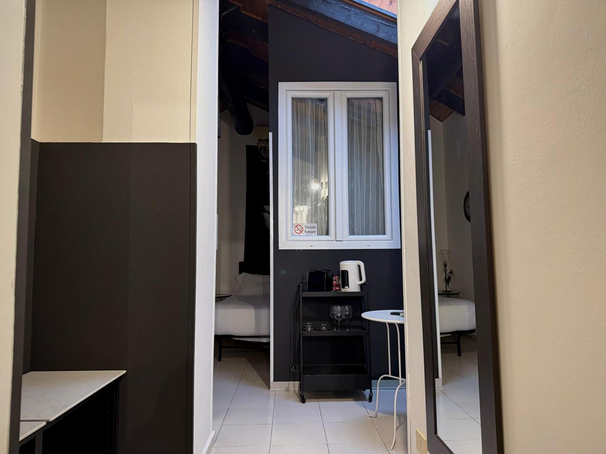 Апартаменты Hosting Dreams Attics - Duomo Милан Экстерьер фото