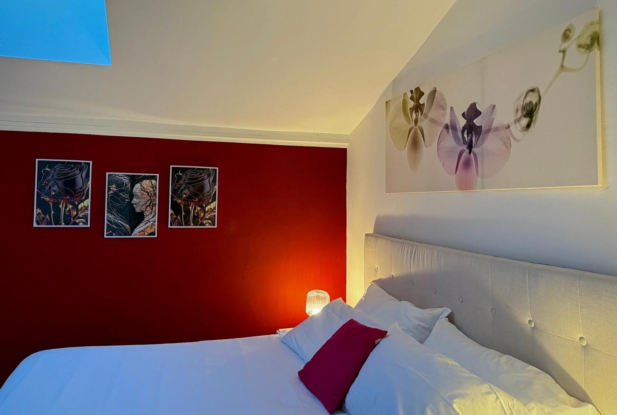 Апартаменты Hosting Dreams Attics - Duomo Милан Экстерьер фото